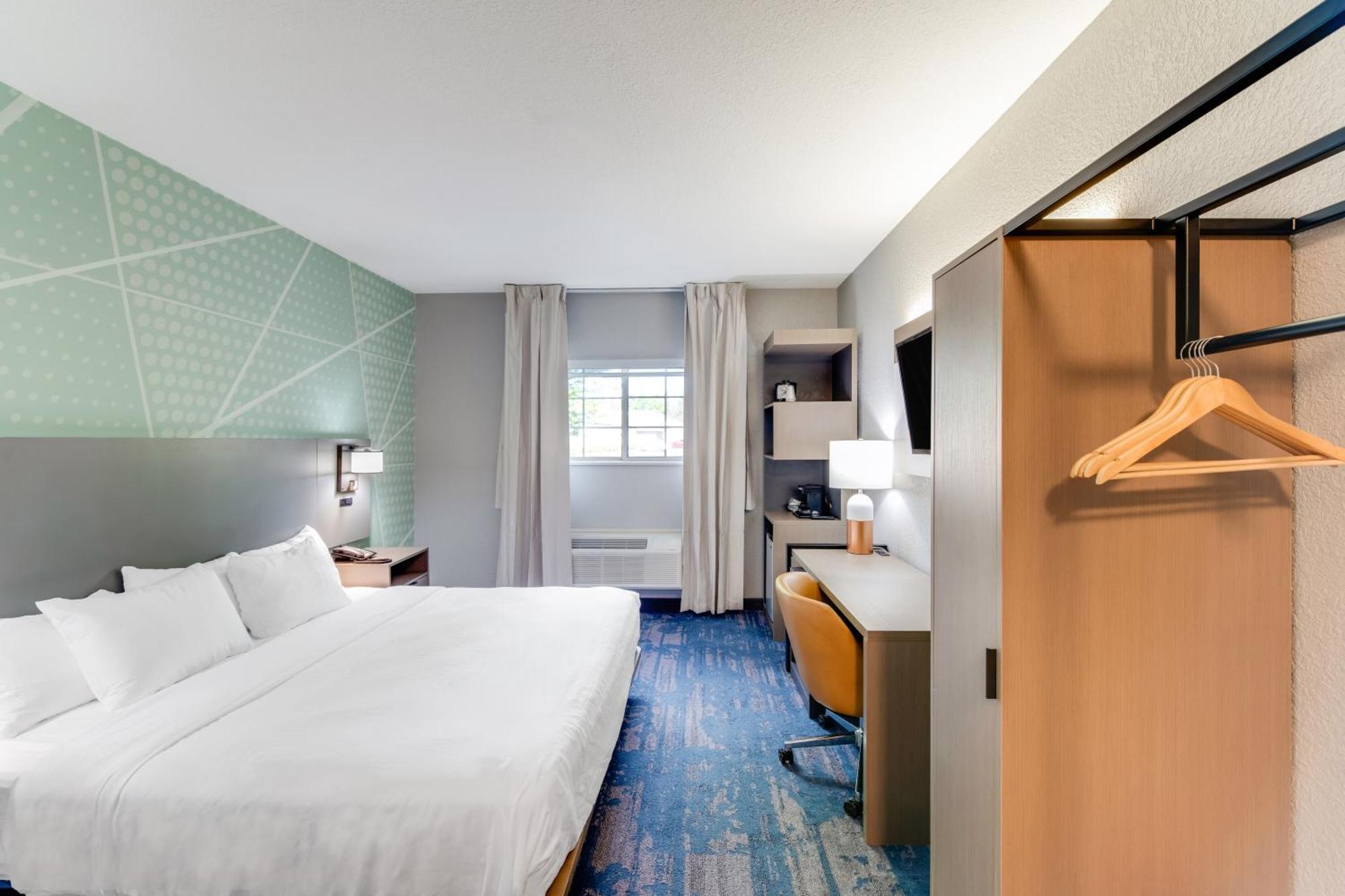 Comfort Inn & Suites Weston - Wausau Экстерьер фото