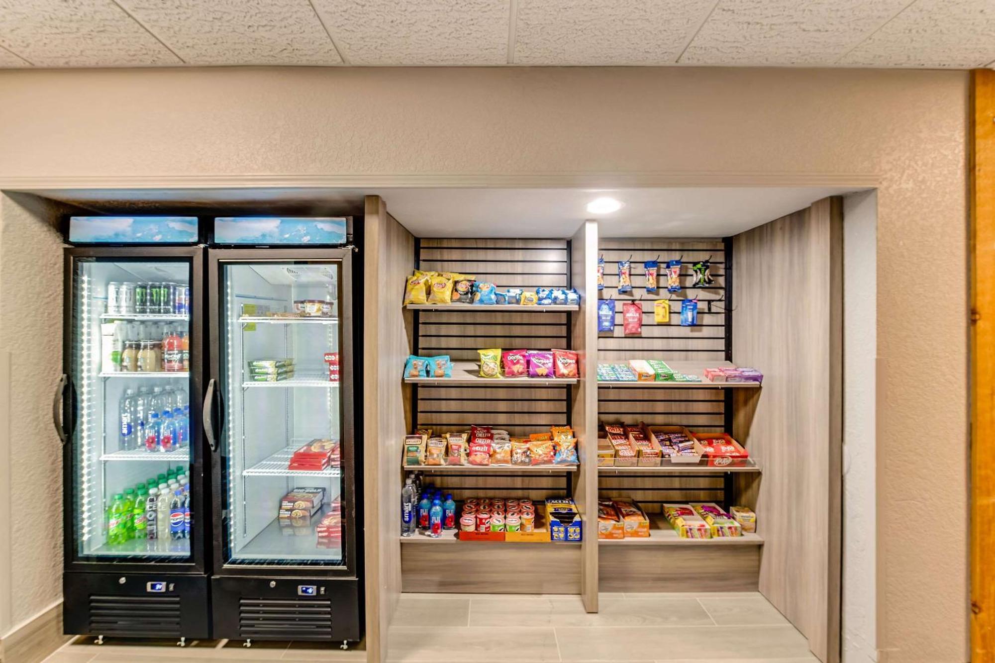 Comfort Inn & Suites Weston - Wausau Экстерьер фото