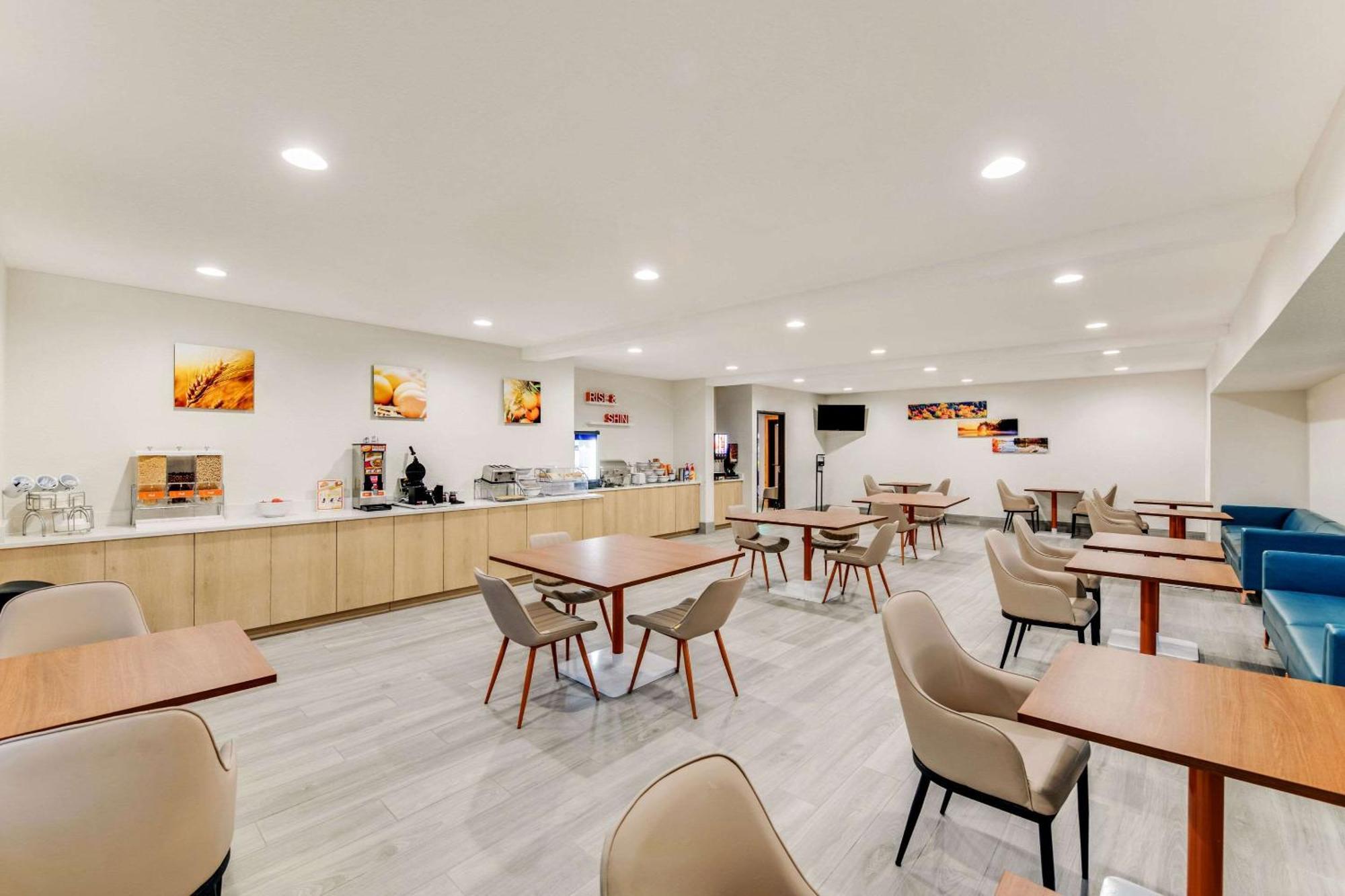 Comfort Inn & Suites Weston - Wausau Экстерьер фото
