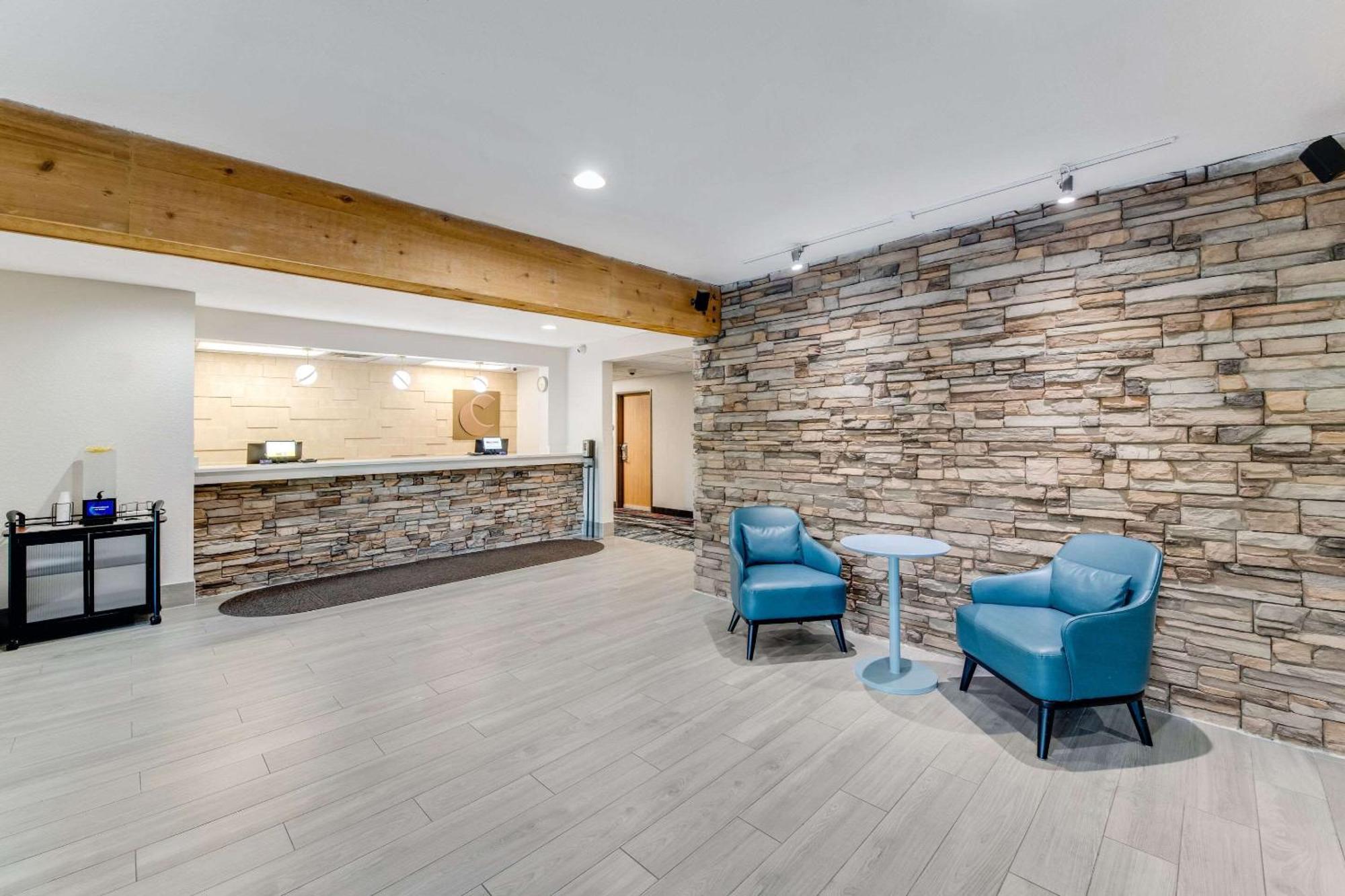 Comfort Inn & Suites Weston - Wausau Экстерьер фото